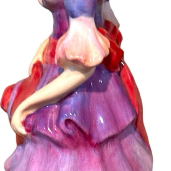 Vintage Special Edition, Hand Made Paragon Porcelain Figurine "Victoria" - Picture 8 of 16